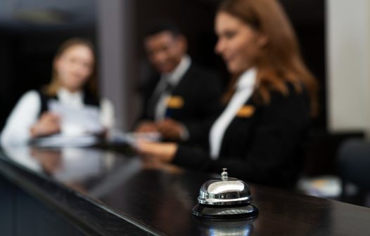 PROENH-RJ leva capacitação para hotelaria em Rio das Ostras