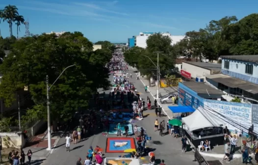 Corpus Christi altera trânsito no Centro de Araruama