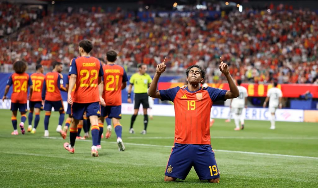 Espanha enfim “entra em campo” com goleada na Copa