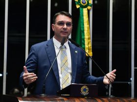 Flávio Bolsonaro teme atentado