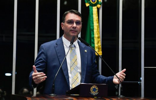 Flávio Bolsonaro teme atentado