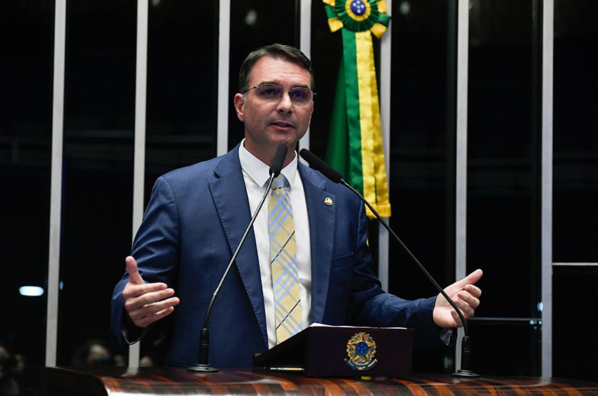Flávio Bolsonaro teme atentado