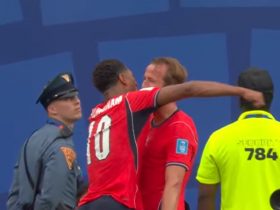 Inglaterra confirma favoritismo e garante primeiro lugar