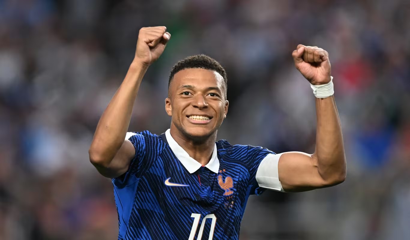 Esperança nos pés de Halland e Mbappé