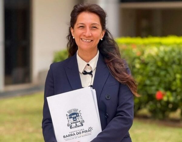 Prefeita de Barra do Piraí participa de missão na China