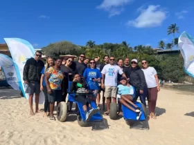 Projeto “Mar para Todos” promove banho de mar acessível em Búzios