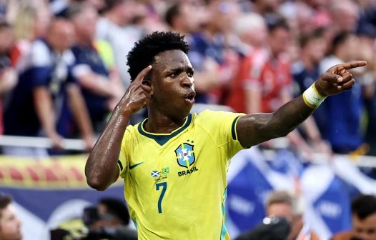 Em dia de show brasileiro, África do Sul surpreende e faz história