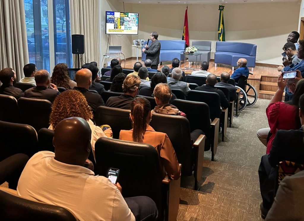 Café Empreenda Rio debate oportunidades da FILDA 2026 e inovação nos negócios