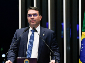 E o PL adia a decisão sobre o Senado…