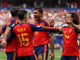 Espanha goleia a Áustria e encerra jejum em mata-matas
