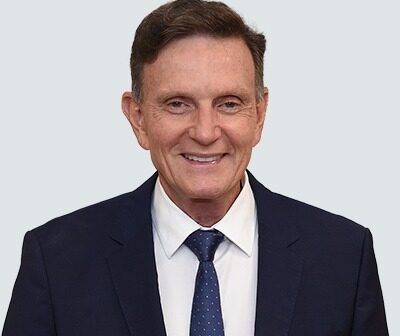 Crivella fora da corrida pela vaga no Senado