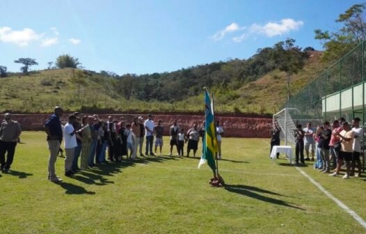 Cantagalo inaugura estádio em Campo Alegre