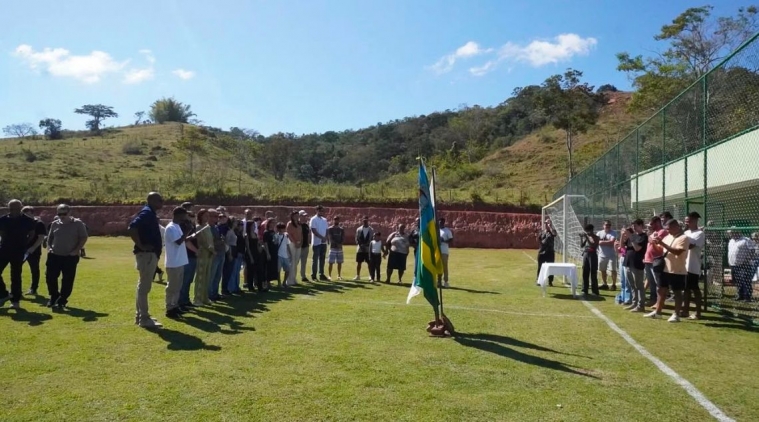 Cantagalo inaugura estádio em Campo Alegre