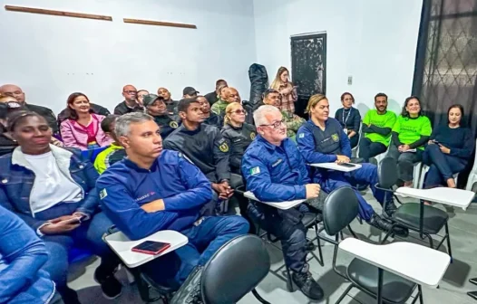 Guardas municipais recebem capacitação em Libras