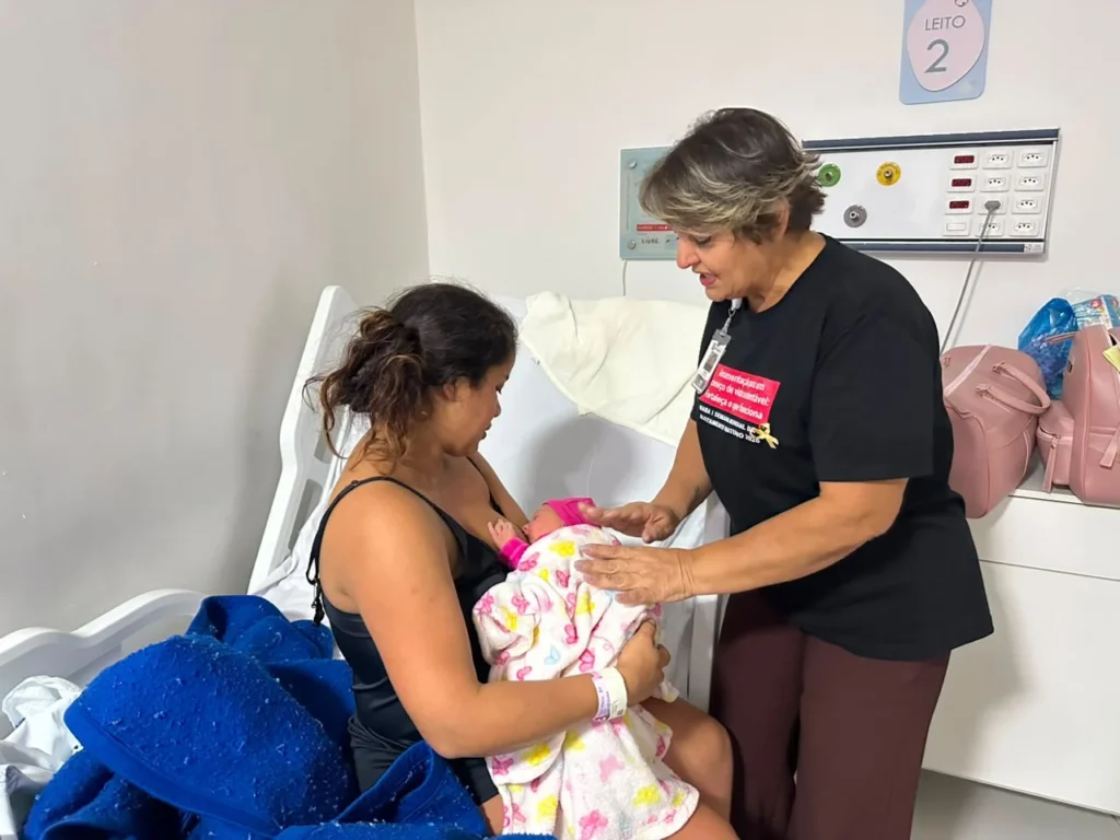 Maternidade de Nova Iguaçu inicia amamentação precoce em 95% dos partos