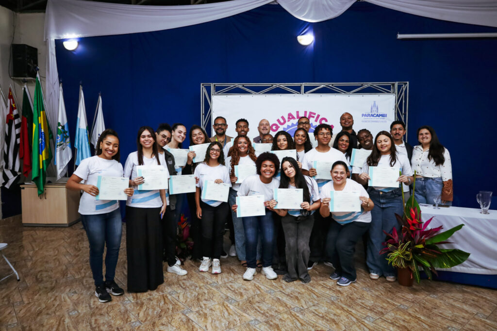 Qualifica Paracambi forma 31 alunos