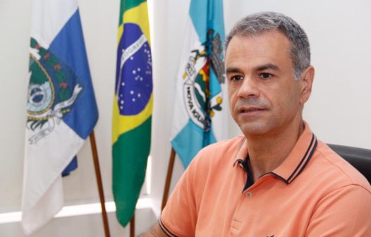 Pulou o muro 