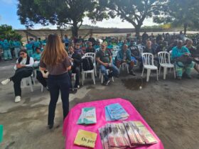 Saquarema realiza palestra sobre combate ao tabagismo para servidores da limpeza