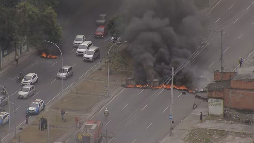Barricadas, tiros e medo: uma criança não merece viver isso