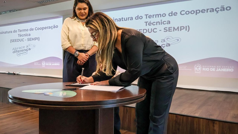 Estado capacita educadores para inclusão de alunos com deficiência