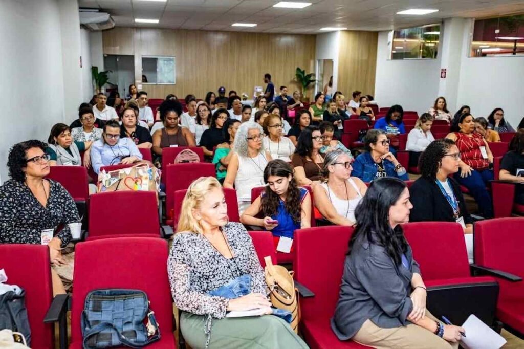 Maricá reúne profissionais em fórum materno-infantil