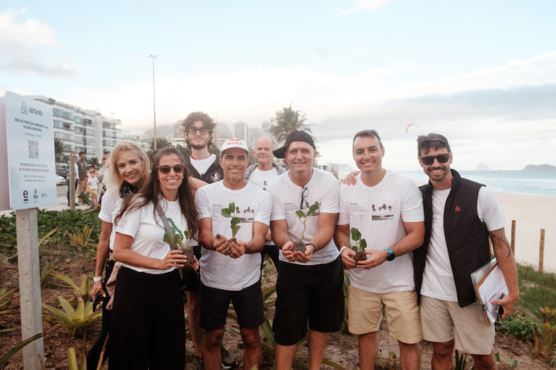 Praia da Barra recebe evento gratuito de cuidado com a restinga