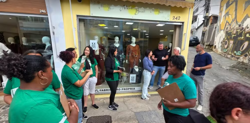 Rua Teresa recebe ação sobre descarte de resíduos