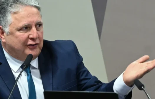 Garotinho desiste de recurso e Ruas pode vencer no primeiro turno