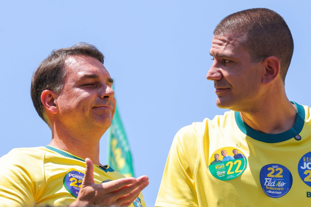 Ruas virou soldado!