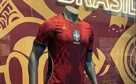 Até a camisa virou política